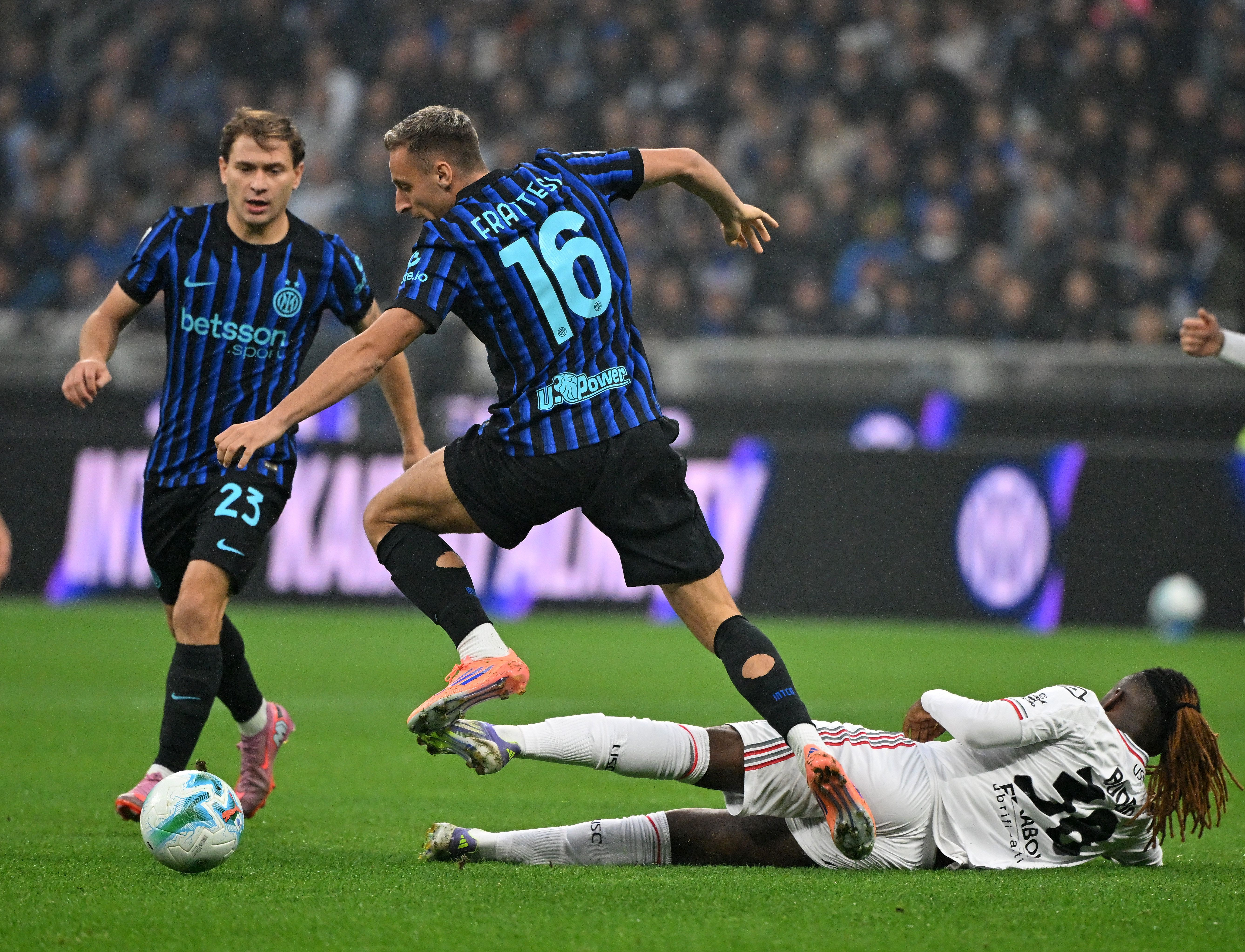 英雄联盟战争学院-AC米兰迎荷甲关键赛，今夜远射贴柱，目标明确，心理建设被强调